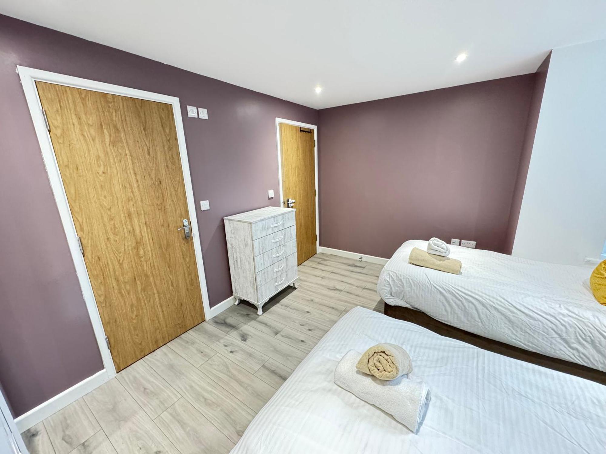Apartamento The Phantom Ideal For Jr Churchill Manor Nuffield Hospitals B 2023 Built Sleeps 5 People Comfortably Very Modern 2 3 Bathrooms 1 Minute Walk To John Radcliffe Hospital Oxford