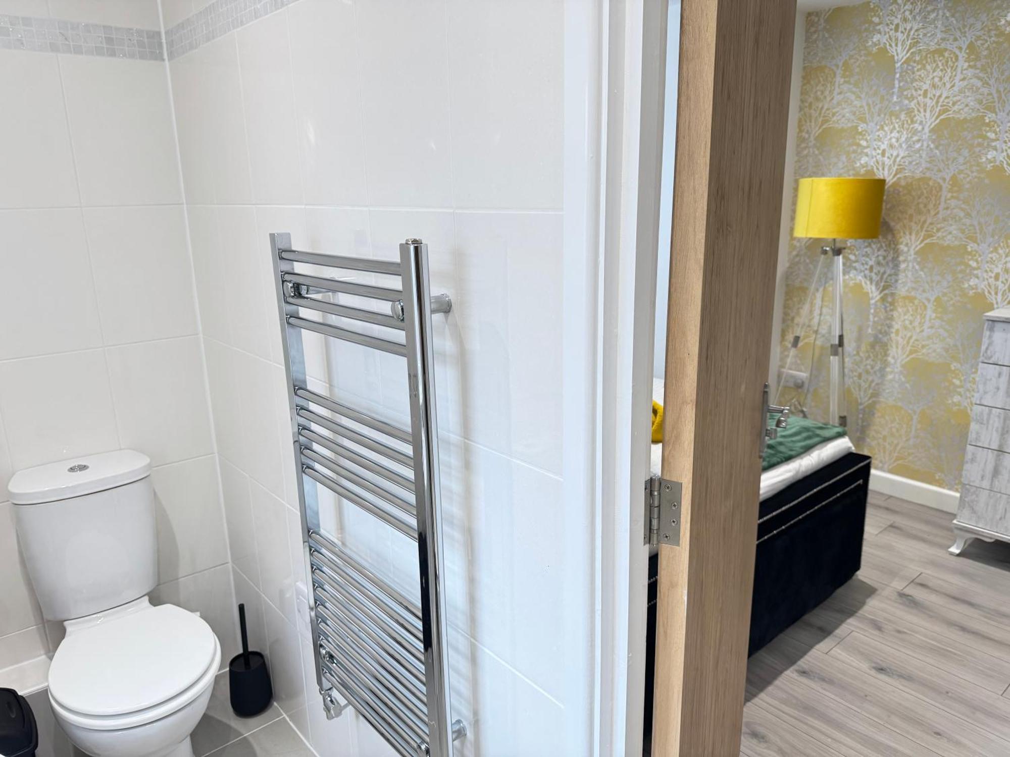 Apartamento The Phantom Ideal For Jr Churchill Manor Nuffield Hospitals B 2023 Built Sleeps 5 People Comfortably Very Modern 2 3 Bathrooms 1 Minute Walk To John Radcliffe Hospital Oxford