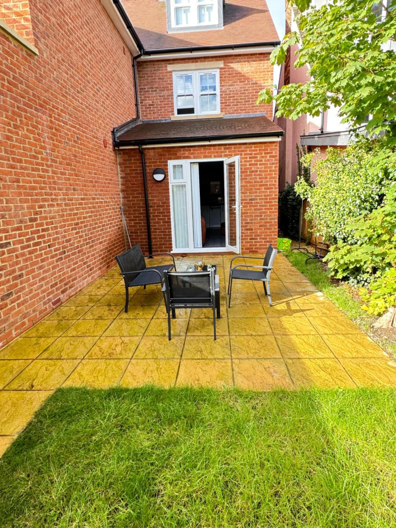 The Phantom Ideal For Jr Churchill Manor Nuffield Hospitals B 2023 Built Sleeps 5 People Comfortably Very Modern 2 3 Bathrooms 1 Minute Walk To John Radcliffe Hospital * Oxford