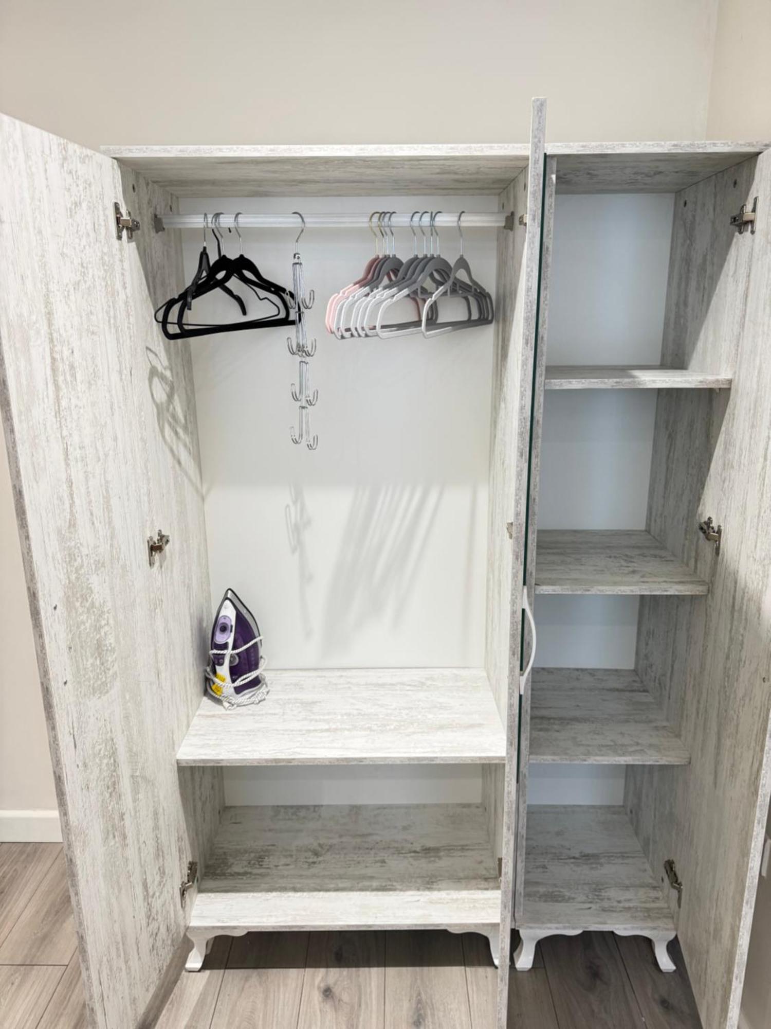 The Phantom Ideal For Jr Churchill Manor Nuffield Hospitals B 2023 Built Sleeps 5 People Comfortably Very Modern 2 3 Bathrooms 1 Minute Walk To John Radcliffe Hospital Apartamento