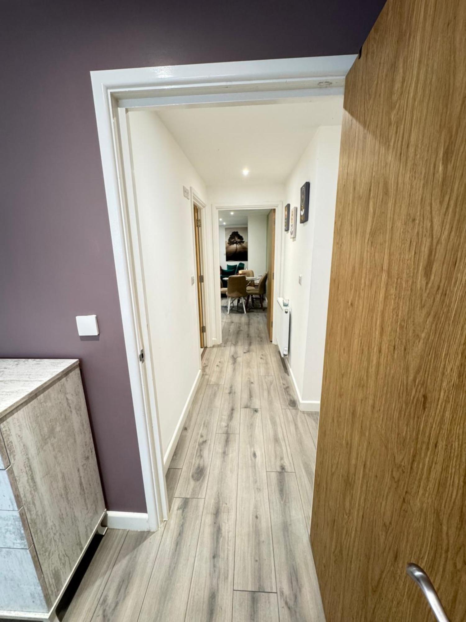 Apartamento The Phantom Ideal For Jr Churchill Manor Nuffield Hospitals B 2023 Built Sleeps 5 People Comfortably Very Modern 2 3 Bathrooms 1 Minute Walk To John Radcliffe Hospital