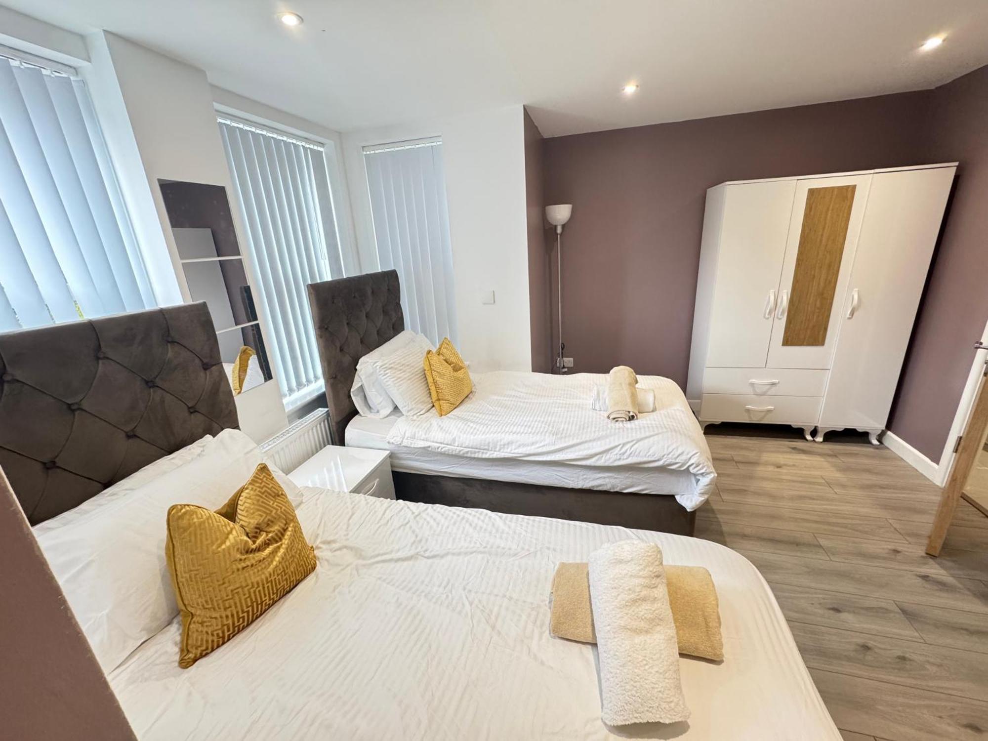 Apartamento The Phantom Ideal For Jr Churchill Manor Nuffield Hospitals B 2023 Built Sleeps 5 People Comfortably Very Modern 2 3 Bathrooms 1 Minute Walk To John Radcliffe Hospital *