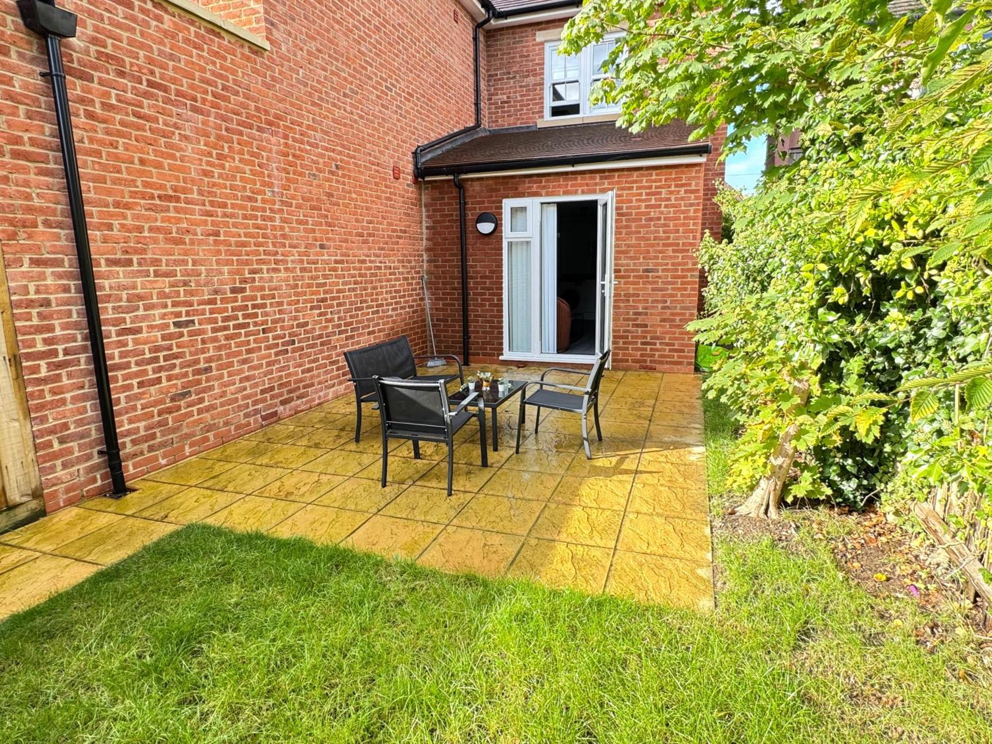 The Phantom Ideal For Jr Churchill Manor Nuffield Hospitals B 2023 Built Sleeps 5 People Comfortably Very Modern 2 3 Bathrooms 1 Minute Walk To John Radcliffe Hospital * Oxford