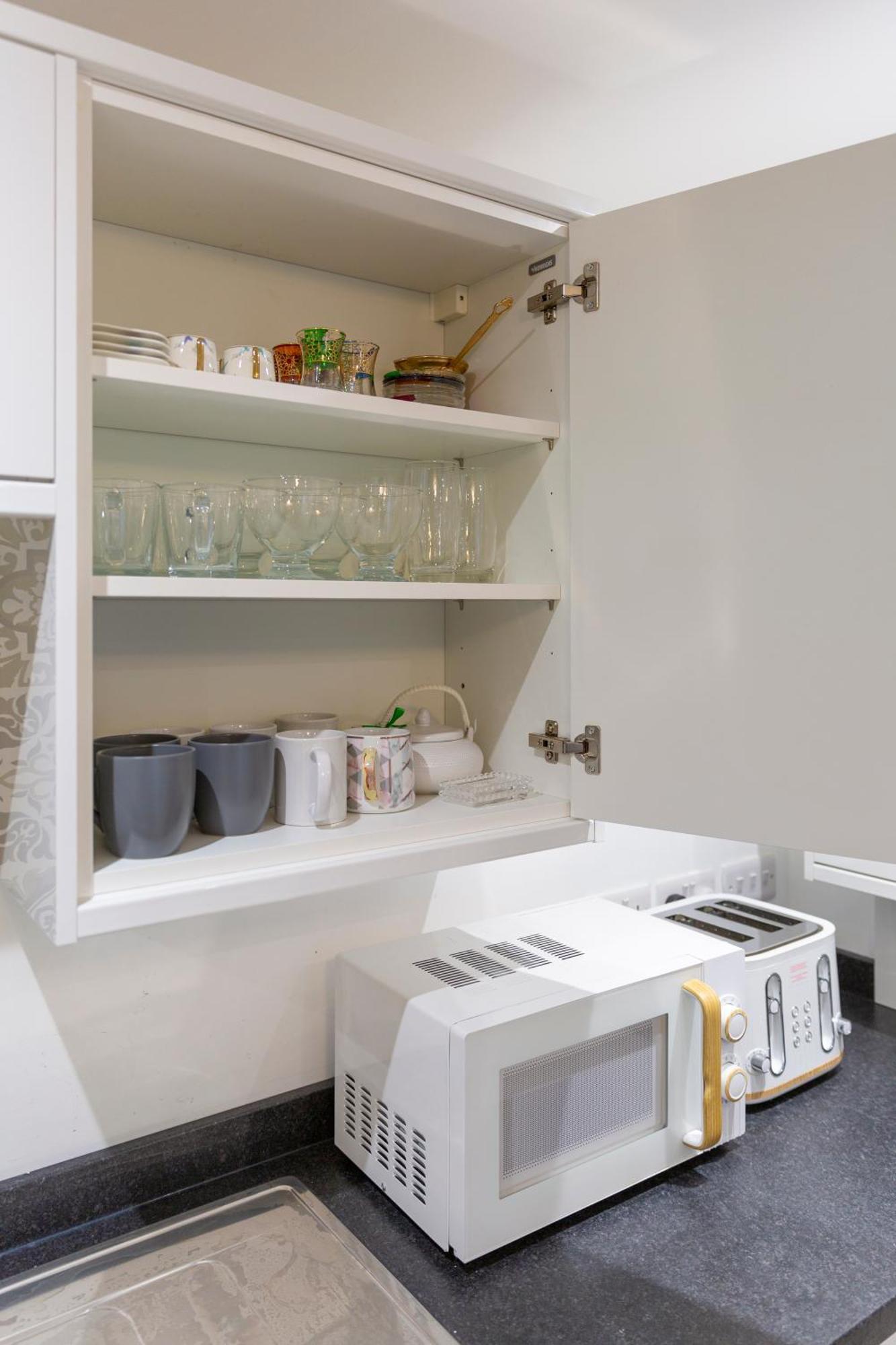 The Phantom Ideal For Jr Churchill Manor Nuffield Hospitals B 2023 Built Sleeps 5 People Comfortably Very Modern 2 3 Bathrooms 1 Minute Walk To John Radcliffe Hospital Apartamento