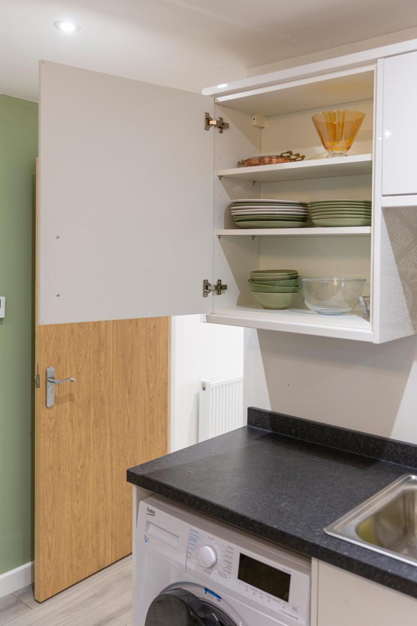 The Phantom Ideal For Jr Churchill Manor Nuffield Hospitals B 2023 Built Sleeps 5 People Comfortably Very Modern 2 3 Bathrooms 1 Minute Walk To John Radcliffe Hospital Apartamento *
